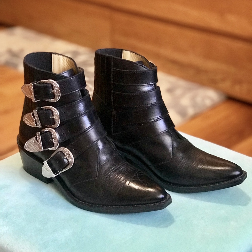 TOGA Pulla buckle leather ankle boots